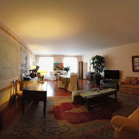 Bed & Breakfast Attico Sulla Torre 4*